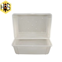 Tray uncapping plastic top